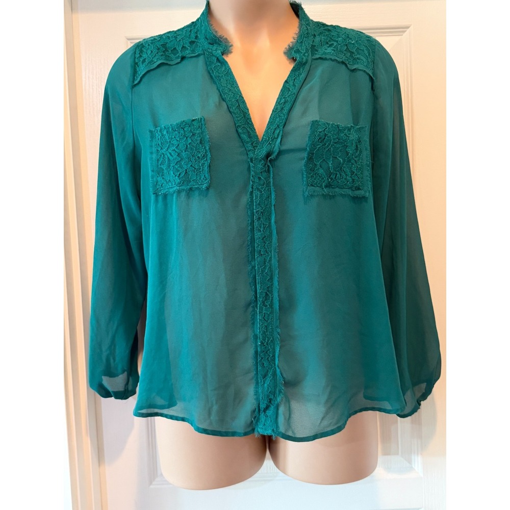 Torrid Blouse Size 2X Green Lace Yoke Sheer V-Neck Long Sleeve Button Pockets